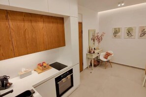 Private kitchen - Elpis' cozy & luxury apartment (West Athens)