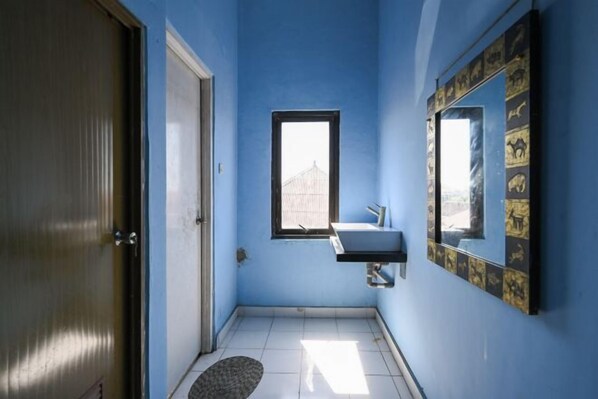 Room - Bunk Bed Bali near Sanur Mitra RedDoorz (Bali)