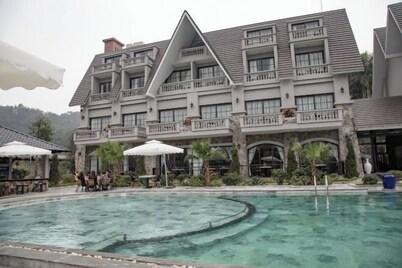 Paradise Soc Son Resort