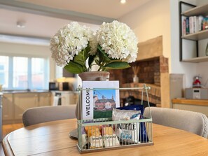 Cottage | Dining - Gardener's Cottage (Lytham St. Anne's)