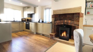 Private kitchen - Gardener's Cottage (Lytham St. Anne's)