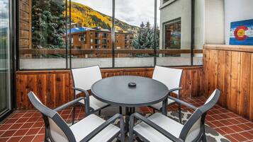 تناول الطعام بالخارج