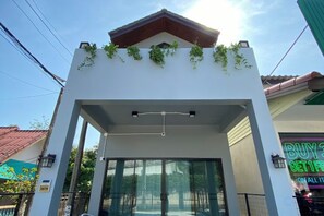 Unclassified image, 2 of 6, button - Ta-iad homestay (Phuket)