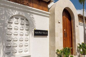 Unclassified image, 2 of 60, button - Sueño Villa Seminyak (Bali)