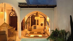 Outdoor pool - Sueño Villa Seminyak (Bali)