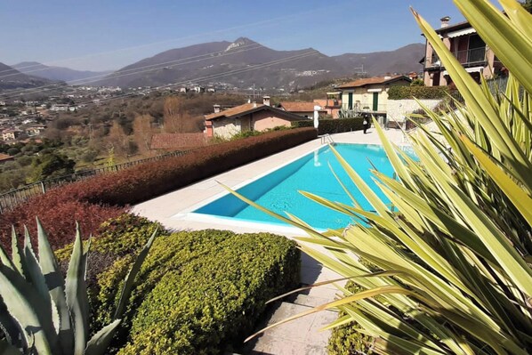 Appartamento Standard, camere multiple (Holiday House Sole View & Shared Pool) | Piscina | Piscina stagionale all'aperto