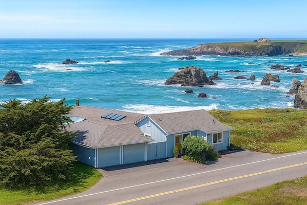 Exterior - The Horizon House – Bodega Bay Oceanfront Escape! (Bodega Bay)