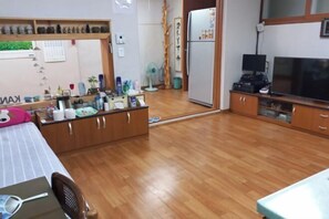 Room - hakdonghanokpension (Gangneung-si)