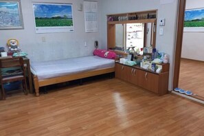 Room - hakdonghanokpension (Gangneung-si)