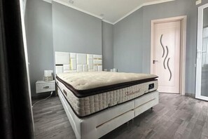 Room - Apart on 26 floor in "Real Palace" Pirosmani 18 D (Batumi)