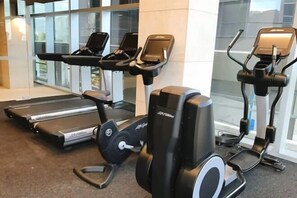 Gym - A Chic 2BR, CBD Apartment Near Southern Cross (Melbourne)