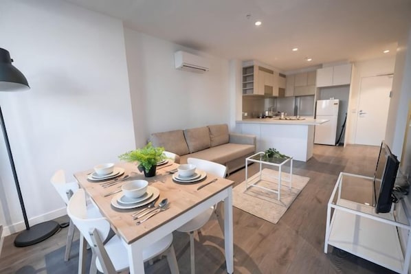 Room - A Chic 2BR, CBD Apartment Near Southern Cross (Melbourne)