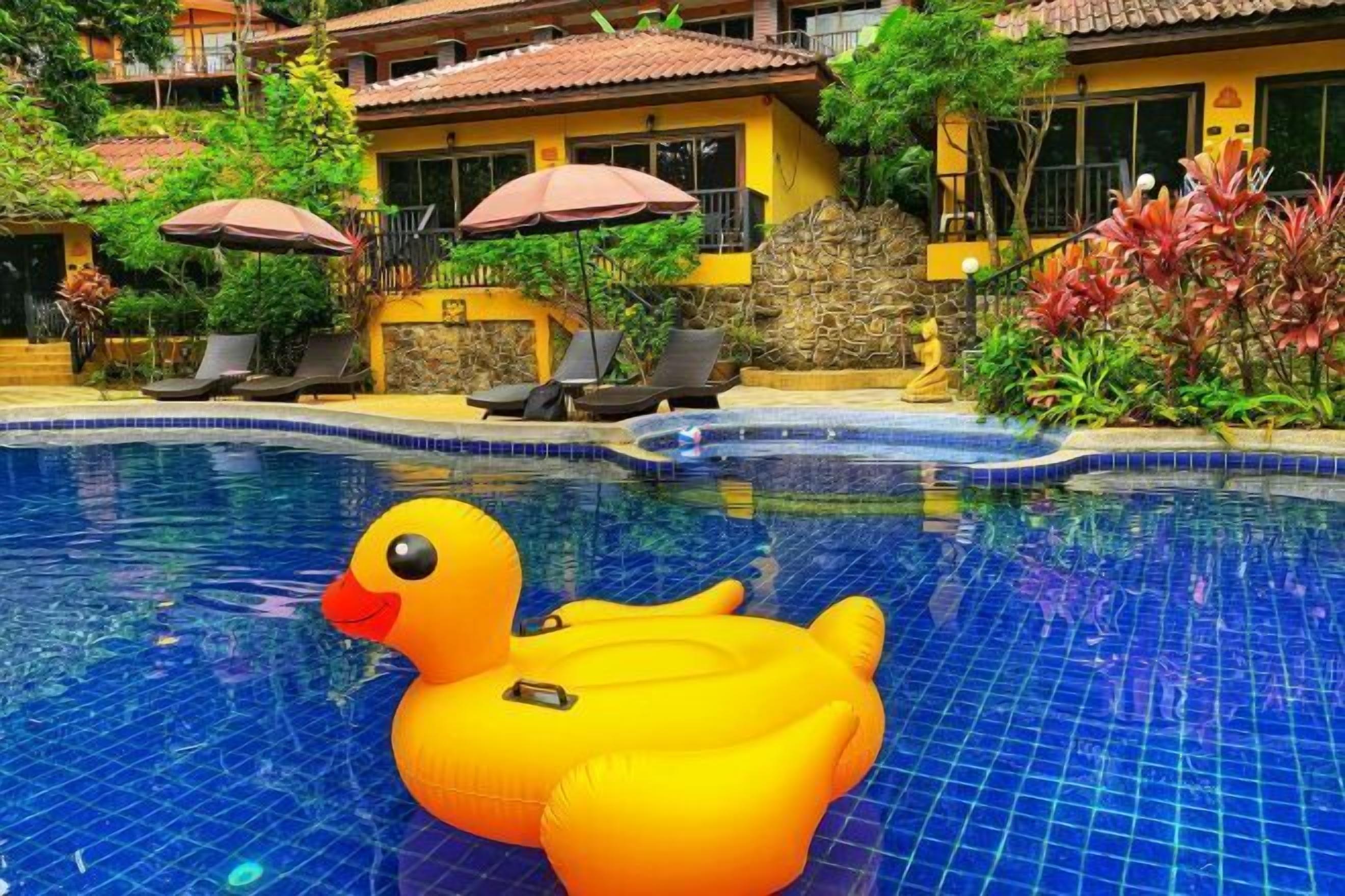 Kolam renang outdoor