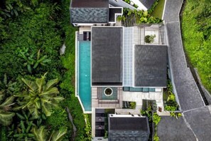 Unclassified image, 4 of 18, button - Villa Three Little Birds by BaliSuperHost (Bali)