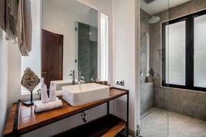 Room - Villa Three Little Birds by BaliSuperHost (Bali)