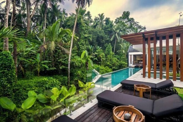 Outdoor pool - Villa Three Little Birds by BaliSuperHost (Bali)