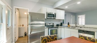 Midtown Home Near BBQ & Overton Park!