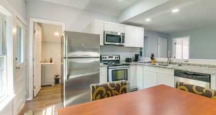 Midtown Home Near BBQ & Overton Park!