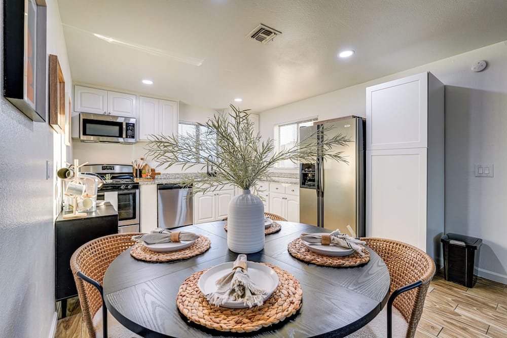 Easy Walk to Dtwn Gilbert, Family-friendly Oasis!