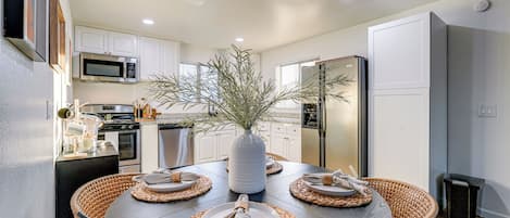 Talo (4 Bedrooms) | Sisätilat