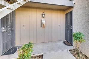 Apartment (2 Bedrooms) | Interior - Quiet & Convenient! Condo w/ Balcony Near ASU (Tempe)