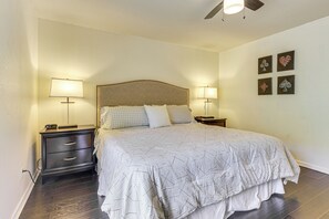 Apartment (2 Bedrooms) | Interior - Quiet & Convenient! Condo w/ Balcony Near ASU (Tempe)