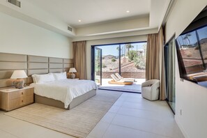 House (5 Bedrooms) | Interior