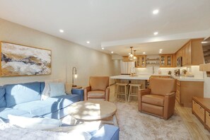 Interior - Half-mi to Main Street Breck: All-season Escape! (Breckenridge)