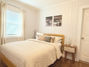 3 bedrooms, desk, iron/ironing board, free WiFi