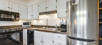 True Ski-in Copper Mtn Condo: Quick Walk to Lift!