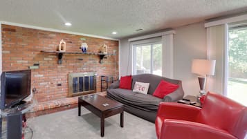 House (2 Bedrooms) | Front of property