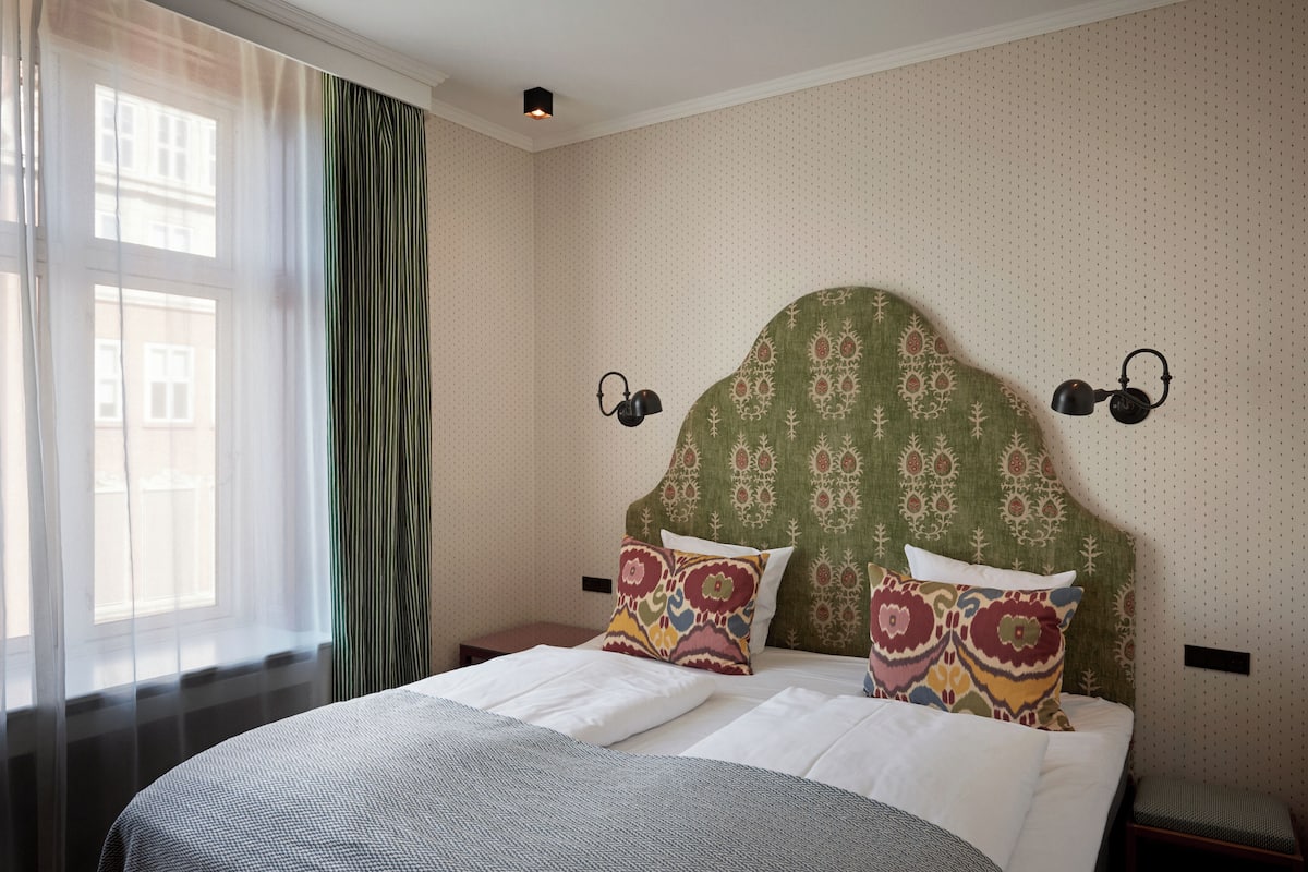 In-room safe, iron/ironing board, free WiFi