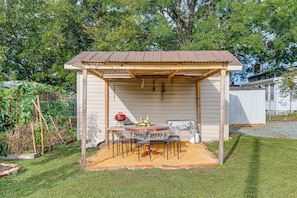 المنشأة من الداخل