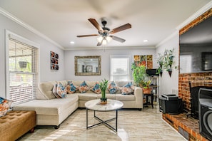 House (3 Bedrooms) | Front of property