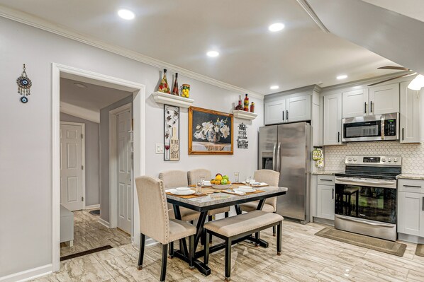 House (3 Bedrooms) | Interior