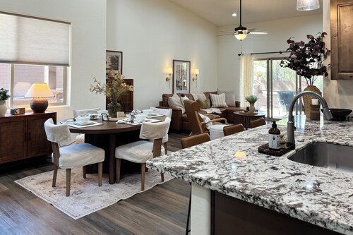 < 3 Mi to Fool Hollow Lake: Show Low Townhome