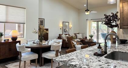 < 3 Mi to Fool Hollow Lake: Show Low Townhome