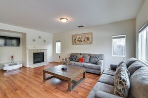 House (5 Bedrooms) | Interior