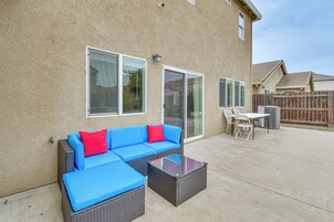 House (5 Bedrooms) | Interior