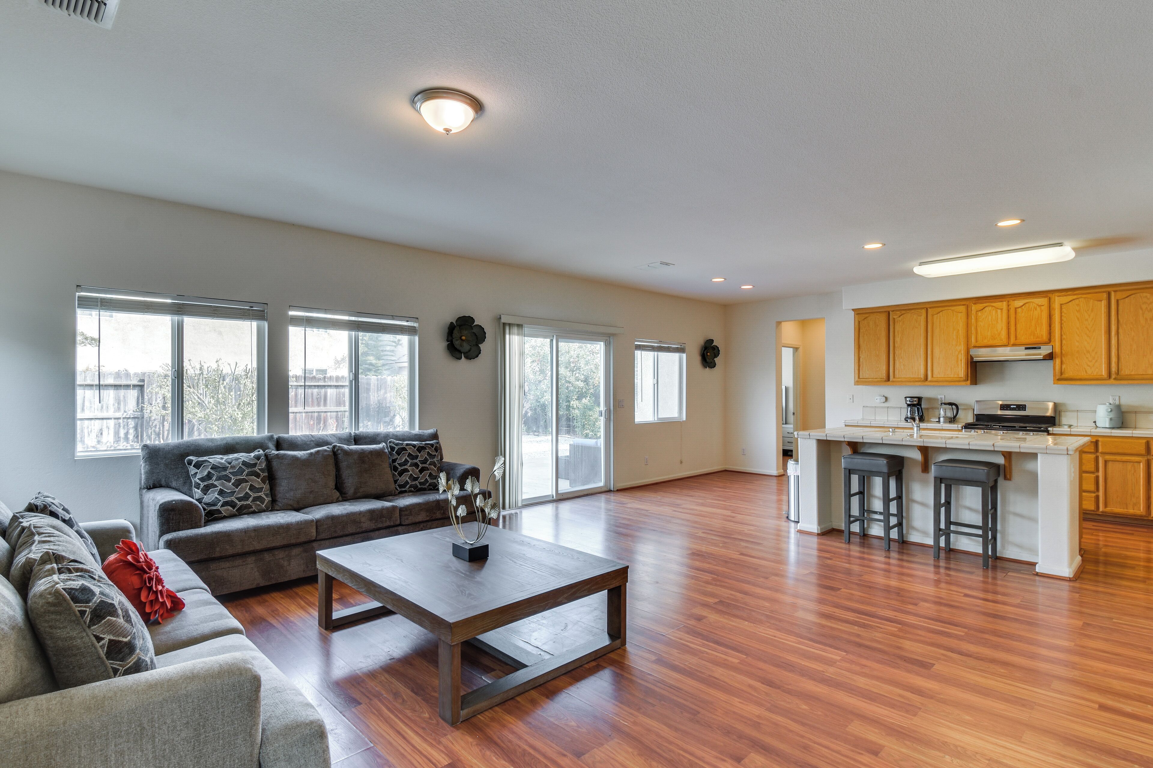 House (5 Bedrooms) | Interior