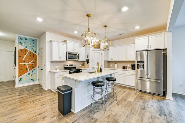 Apartment (3 Bedrooms) | Interior - 2 Mi to Whitewater Center: Suburban Abode w/ Patio (Charlotte)