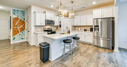 2 Mi to Whitewater Center: Suburban Abode w/ Patio