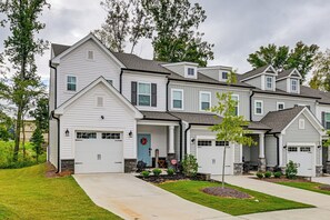 Apartment (3 Bedrooms) | Interior - 2 Mi to Whitewater Center: Suburban Abode w/ Patio (Charlotte)