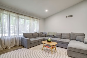 House (3 Bedrooms) | Interior