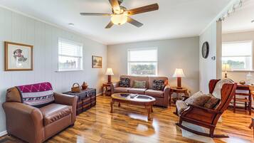 House (2 Bedrooms) | Front of property