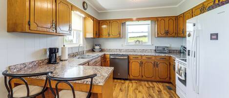 House (2 Bedrooms) | Interior