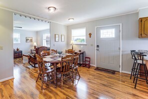 Interior - Unplug & Unwind! Piney Creek Home Near State Park (Piney Creek)