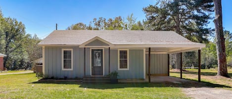 House (2 Bedrooms) | Front of property