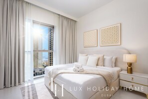 Free WiFi - LUX  The Creekside Skyline View Suite (Dubai)