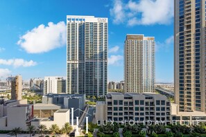 City view - LUX  The Creekside Skyline View Suite (Dubai)